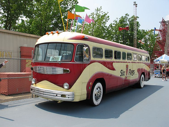 Six Flags Bus