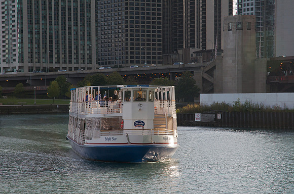 Architectural Tour on the Chicago River